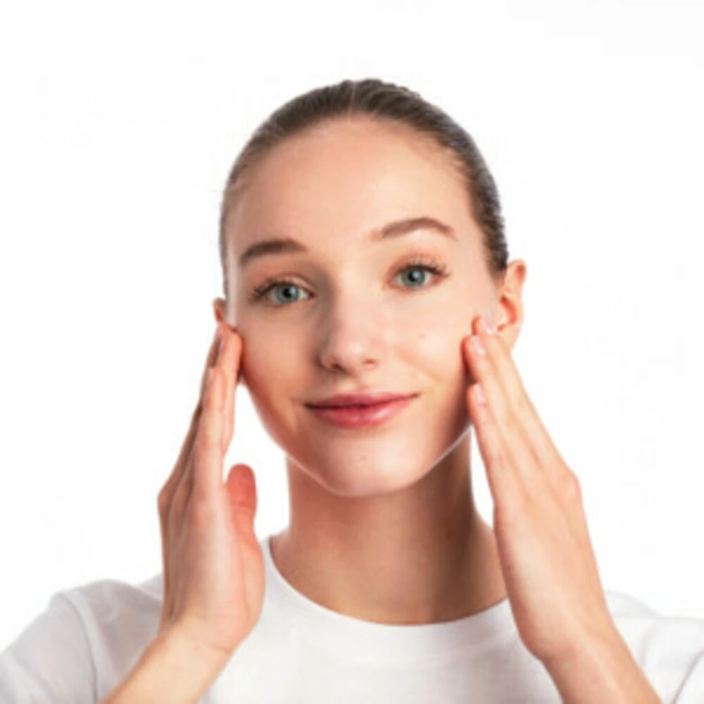 Garnier Bio Verzachtende Hennep Nachtolie 3 Garnier Bio Verzachtende Hennep Nachtolie - Afbeelding 3